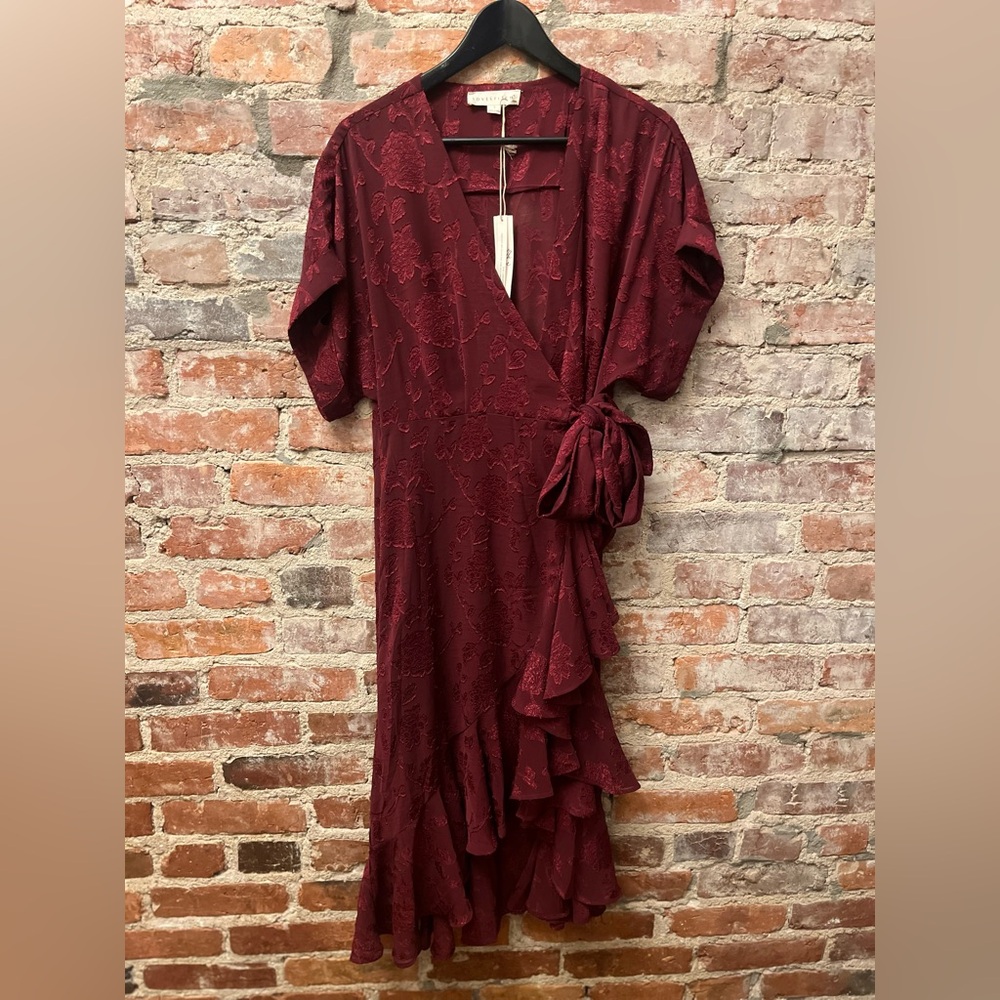 Eva jacquard burgundy dress lovestitch size S/M